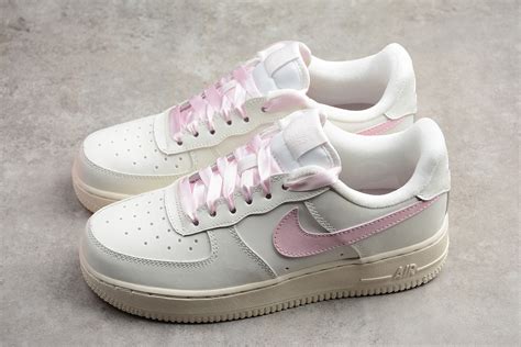 air force Nike women